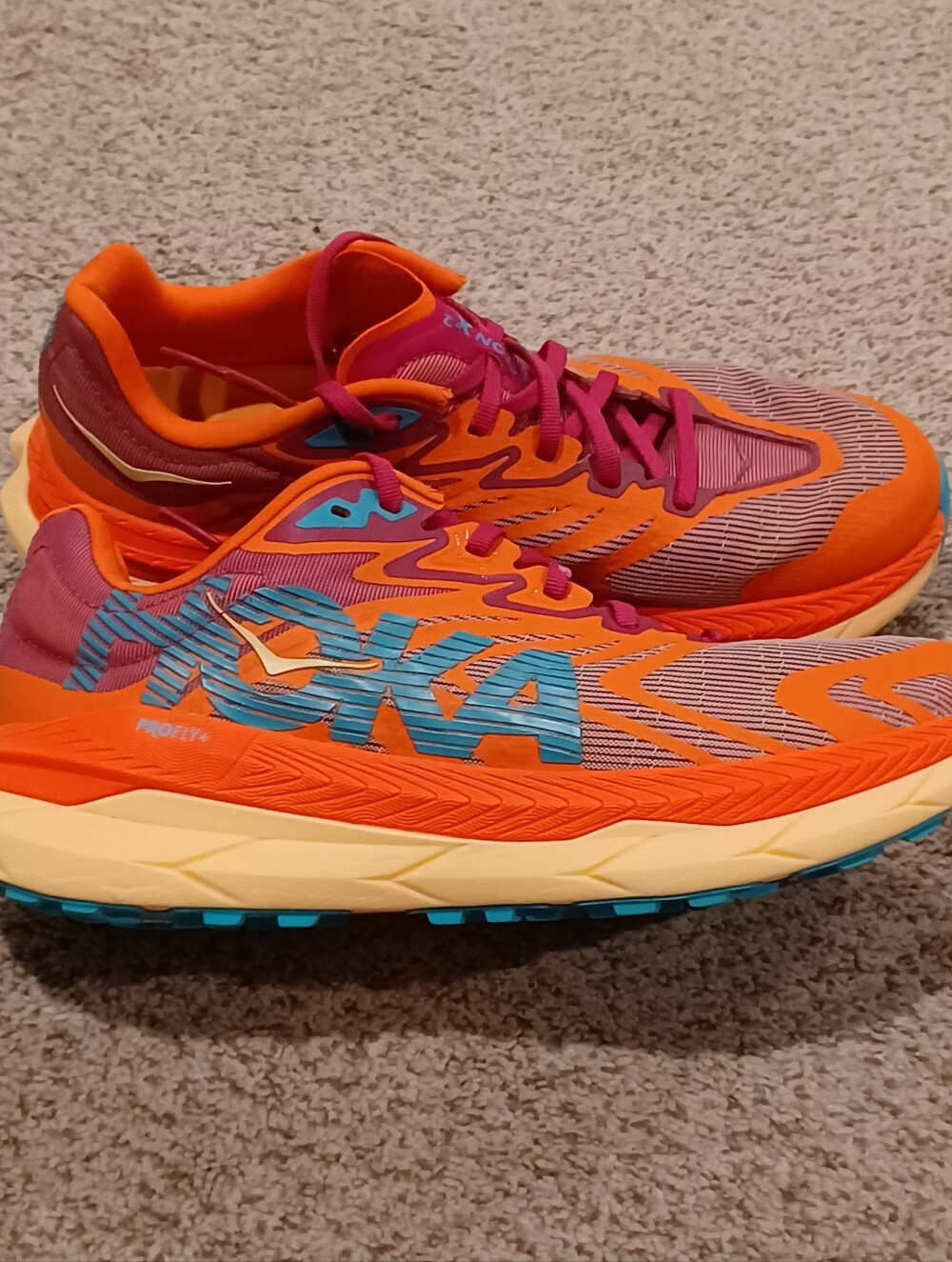 HOKA Tecton X 2 trail running shoes in Cherries Jubilee Flame Size 9B